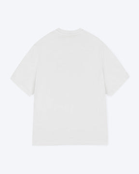 Ein weißes T-Shirt mit nichts als Backprint. 