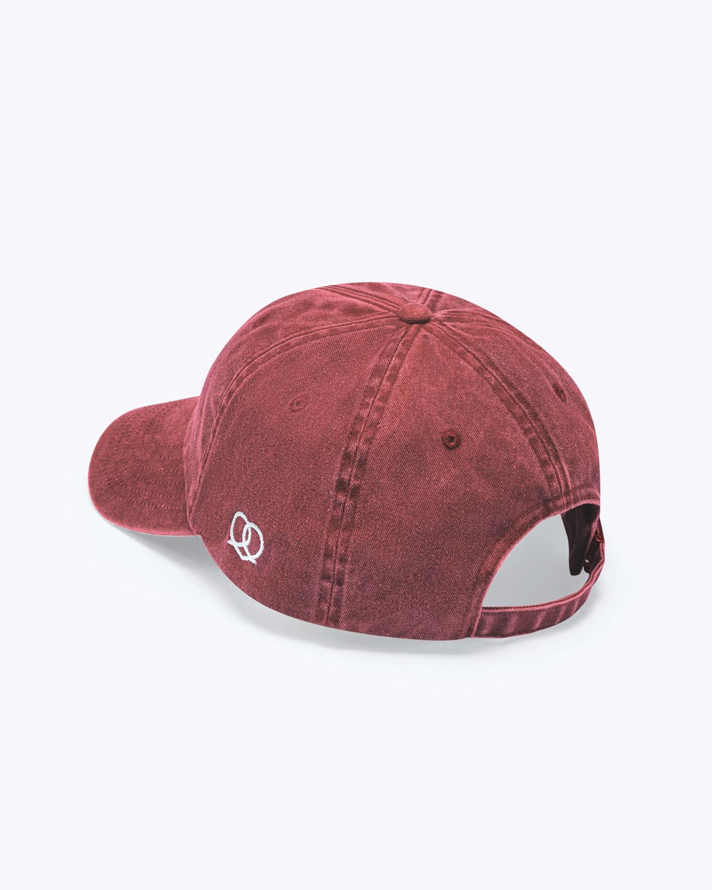 Eine Bavarian Cap in der Farbe Vintage rot mit einem bestickten Herz-Brezn Logo auf der Seite der Cap in weiß.