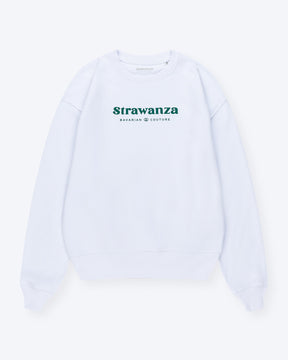 Ein weißer Sweater mit einem dunkelgrünen, "Strawanza" und "BAVAIAN COUTURE"  Schriftzug auf der Höhe der Brust.