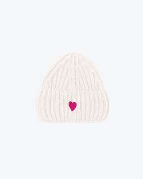 Herz Mütze Beanie mit Herzstickerei von Strawanza Bavarian Couture in der Farbe weiß