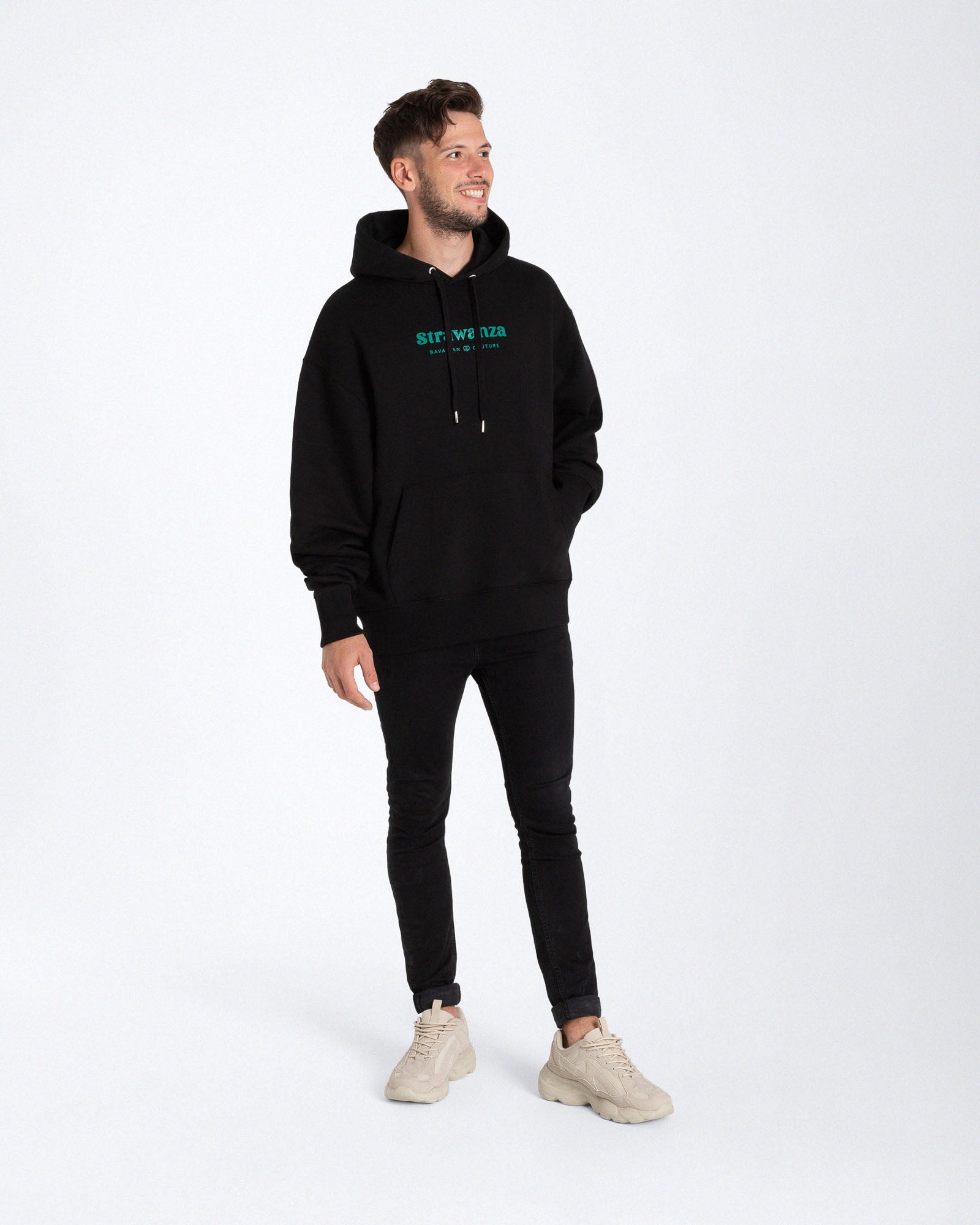 Strawanza Oversize Hoodie Schwarz