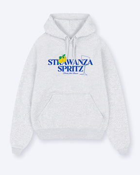 Ein cool hellgrauer Hoodie mit einem Motiv welches aus einer Zitrone, einem Sektglas und einem dunkelblauen "STRAWANZA SPRITZ" Schriftzug besteht.